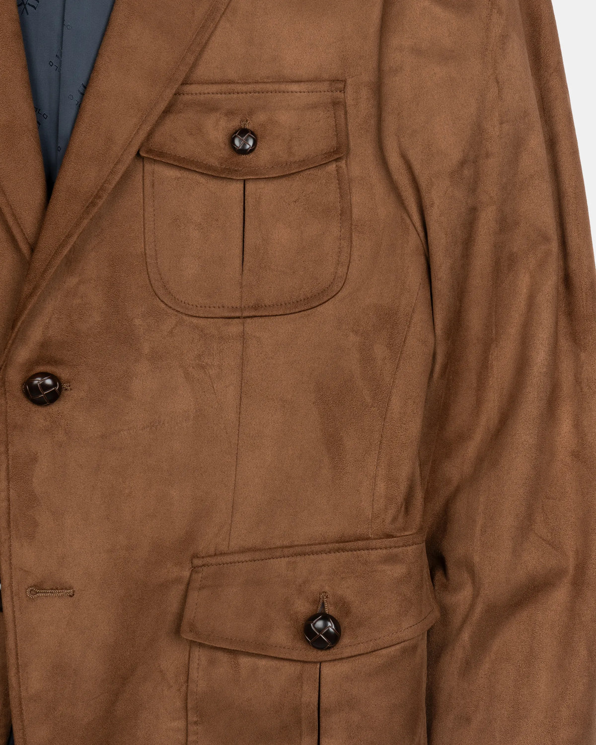 426_242463545u37_000086_7.webp